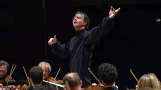 Chefdirigent Teodor Currentzis und das SWR Symphonieorchesters © SWRMatthias Creutziger