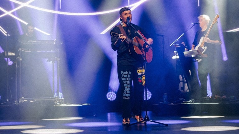 Dermot Kennedy riss das Publikum beim „Homecoming-Konzert“ mit seinen Songs aus dem Album „Sonder“ mit. 