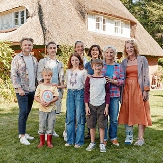 v.l. oben Levin Hübner, Denis Moschitto, Britta Mangold (Kamera), Mara Eibl-Eibesfeldt, Johanna Gastdorf, Katrin Wichmann, v.l.unten Samuel Muller, Lotta Herzog, Gregory Richters