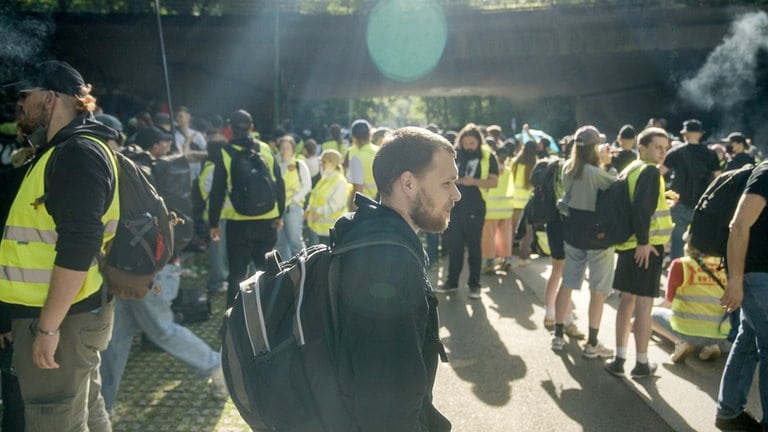 Moritz, ehemaliger Aktivist der „Letzten Generation“ bei einer Demonstration gegen den AfD-Parteitag in Essen im Juli 2024.