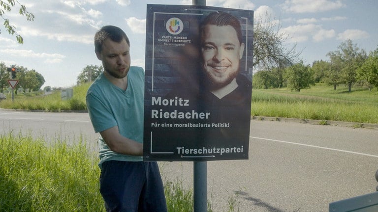 Nach seinem Ausstieg bei der „Letzten Generation“ engagiert sich Moritz bei der Tierschutzpartei und kandidiert für den Stuttgarter Stadtrat