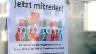 Ein Schild an einem Gemeindezentrum