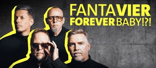 Podcast-Cover Fanta Vier Forever, Baby!?! mit den Fantastischen Vier (v.l.n.r.): Michi Beck, Thomas D, Smudo, And.Ypsilon. 