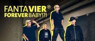 Cover mit Beschriftung "Fanta Vier Forever, Baby!?!" – Die Doku zur Tour mit den Bandmitgliedern Smudo, And.Ypsilon, Thomas D, Michi Beck (v.l.n.r.)