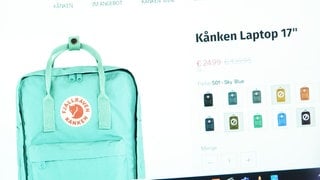 Fjällräven Kanken Rucksack auf Computer-Bildschirm. Wir kaufen den Rucksack auf Ebay - er entpuppt sich als Fälschung.