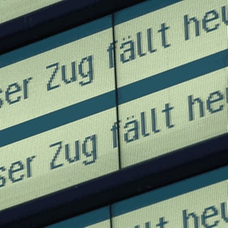 Die Anzeigetafel "Dieser Zug fällt heute aus"