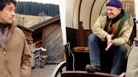 Matthias, Ludwig und Toni mit dem neuen Planwagen