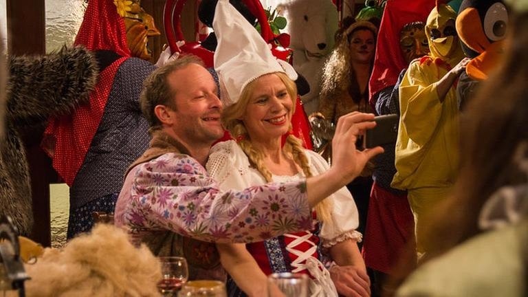 Fasnet im Löwen - Berd und Kati machen ein Selfie