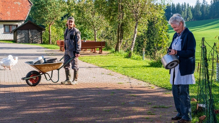 Sebastian und Johanna hinterm Fallerhof