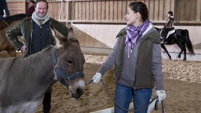 Jenny trainiert mit Doudou bei Bernd in der Reithalle