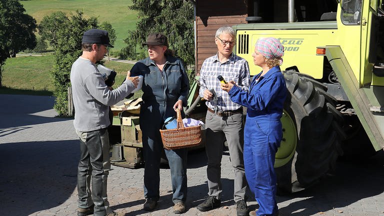 Bea, Karl, Markus und Evelyn hinterm Fallerhof