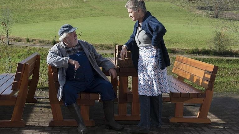 Hermann und Johanna hinterm Fallerhof bei der Außenbewirtung