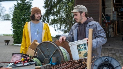 Albert (Alessio Hirschkorn) und Sebastian (Dominik Stricker) bei der Arbeit