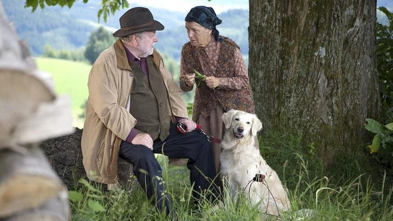 Lioba und Hermann mit Willy auf einer Lichtung