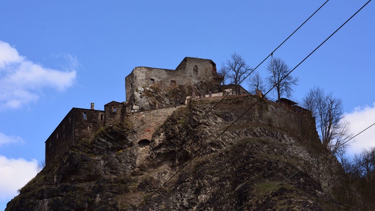 Im 14. Jahrhundert wurde die Burg Schreckenstein (Střekov) zum Schutz des Handelsweges auf der Elbe und als Zollstation erbaut.