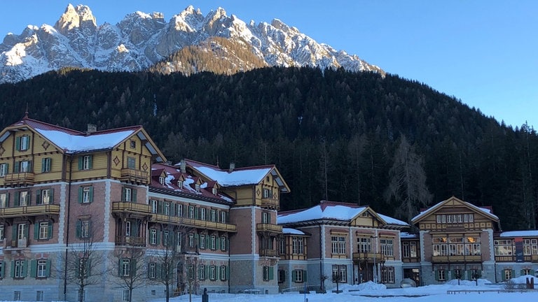 Das Grand Hotel im Schatten der Dolomiten wird heutzutage als Kultur- und Kongresszentrum genutzt.