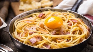 Spaghetti mit Speck und Ei