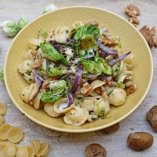 Orecchiette mit Maronen und Rosenkohl