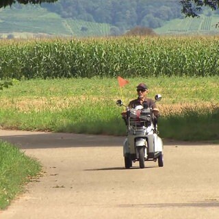 88-Jähriger auf Reisen mit einem Elektro-Dreirad