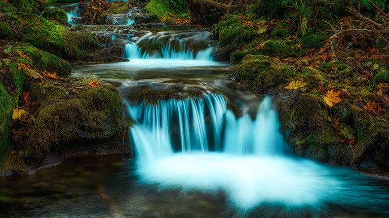 Ein langbelichteter Wasserfall