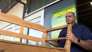 Alles secondhand: Wolfgang Plank betreibt das Recyclingkaufhaus in Edingen