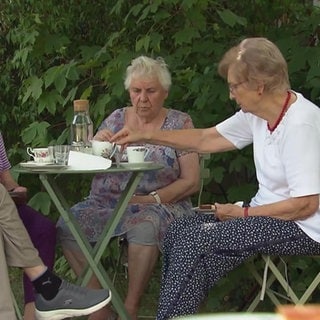 Kaffeekränzchen auf dem Friedhof