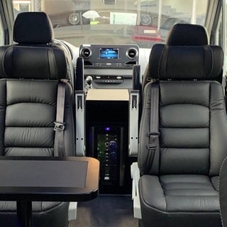 Luxeriös-ausgestatteter Mercedes Sprinter