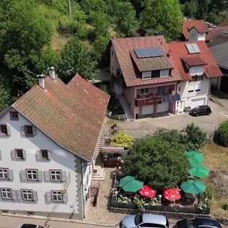 Großes Haus mit Terrasse