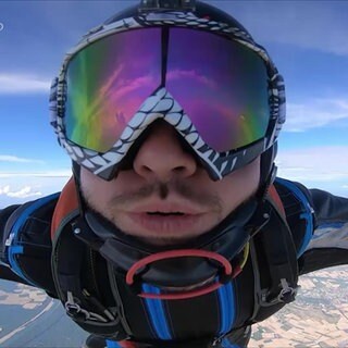 Wingsuiter