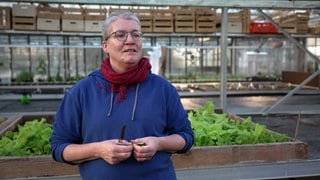 Ulrike arbeitet in der sozialen Gärtnerei in Pforzheim