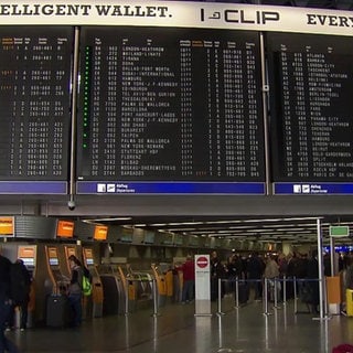 Informationstafel am Flughafen