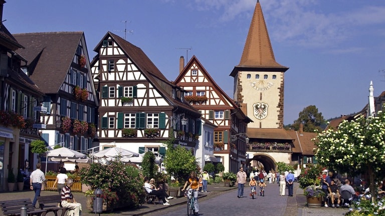 Menschen in der Altstadt Gengenbach