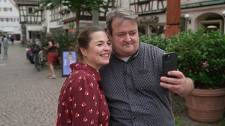 Mann und Frau machen ein Selfie