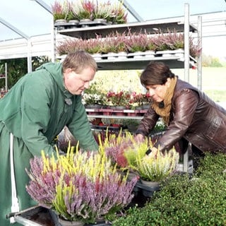 Sonja Faber-Schrecklein besucht die Blumenmönche in Dettingen an der Erms. Gemeinsam mit Bruder Markus arbeitet sie in der Gärtnerei.