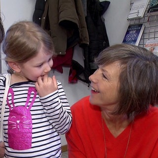 Annette Krause zu Besuch in der öffentlichen Bücherei in Aglasterhausen