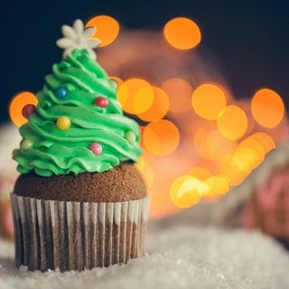 Weihnachtsrezept für Lebkuchenmuffins mit Tannenbaum