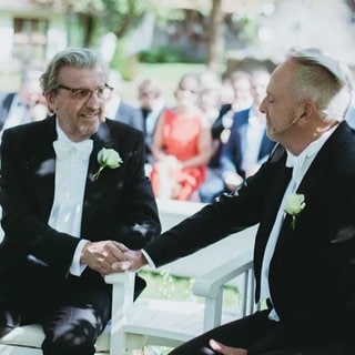 Gäste Stefan Wolf und Kevin Tarte bei ihrer Hochzeit