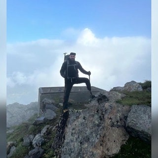 Unterschenkelamputierter Polizist besteigt den Mont Blanc