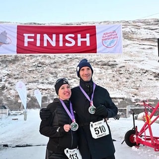 Der Marathon-Läufer Andreas Boos mit seiner Frau