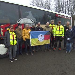 Die Vereine „Eifellicht“ und „Sankt Augustin and friends hilft“ machen den Eifeler Krimibus zum Lebensretter und schicken ihn mit Hilfsgütern befüllt in die Ukraine.