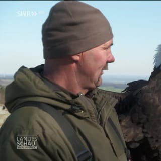 Harald Schauß mit Seeadler