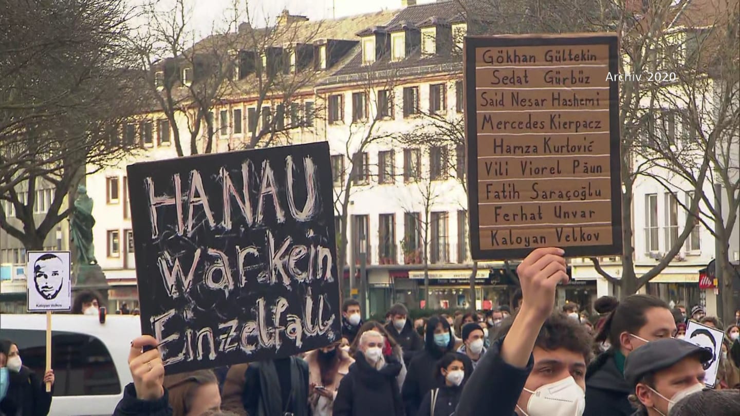 Wenn aus Hass tödliche Gewalt wird: Menschen gedenken der Opfer von Hanau.