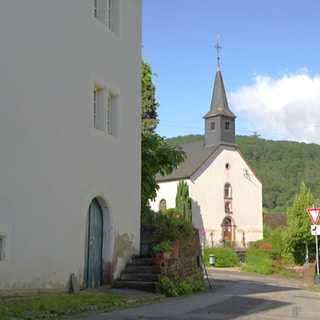 Die Mertesdorfer Straße in Eitelsbach.