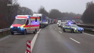 Rettungsgasse auf der Autobahn füt Einsatzkräfte