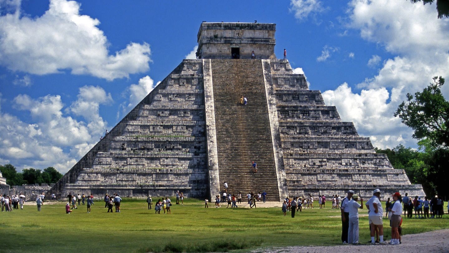 Pyramide des Kukulcán in Chichén-Itzá / Mexiko