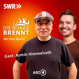 Armin Himmelrath und Bob Blume auf dem Podcast-Cover von "Die Schule brennt – der Bildungspodcast mit Bob Blume"