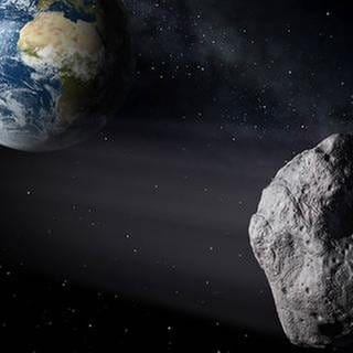 Asteroid 2012 DA14 schrammt knapp an der Erde vorbei