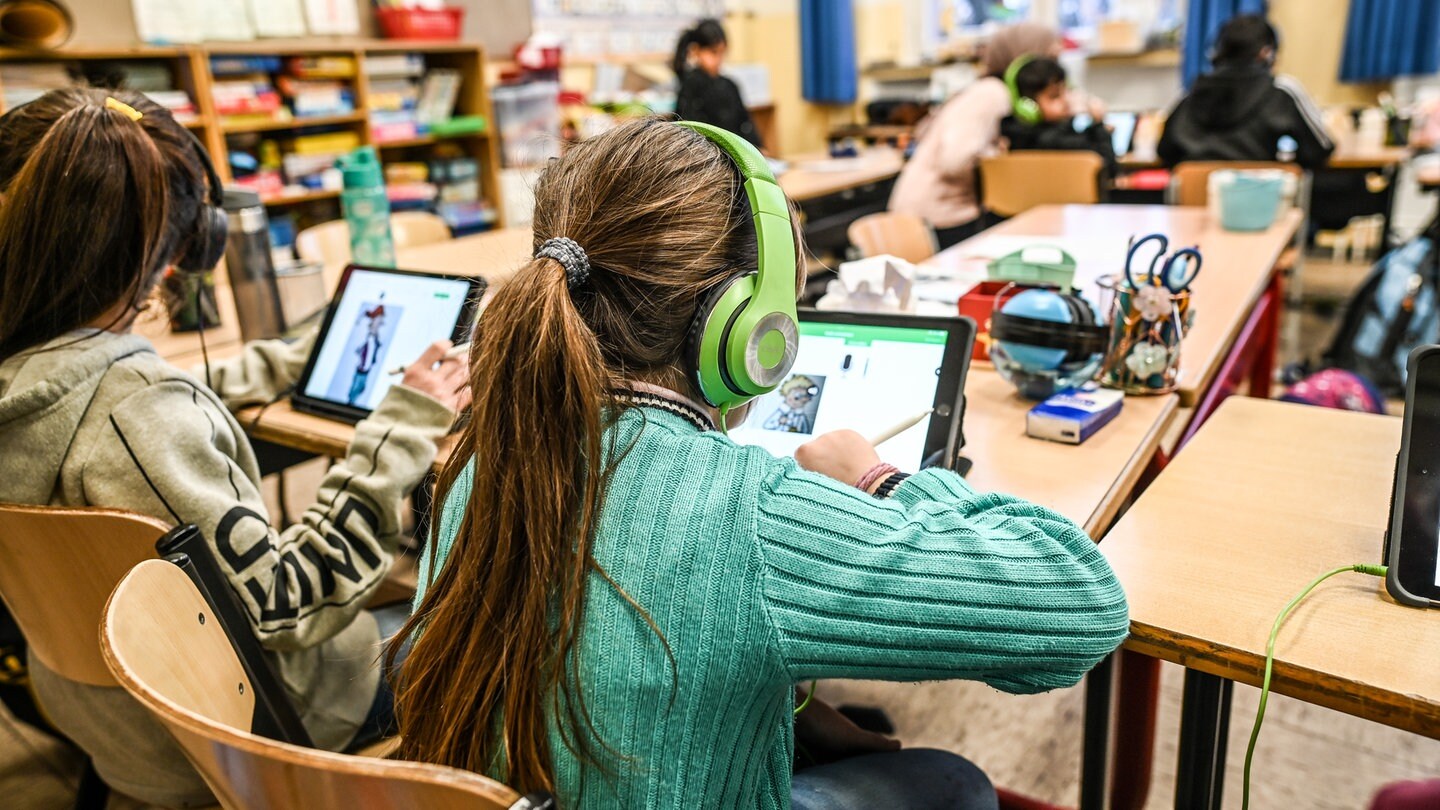 Kommentar Zur Digitalisierung An Schulen - SWR Wissen