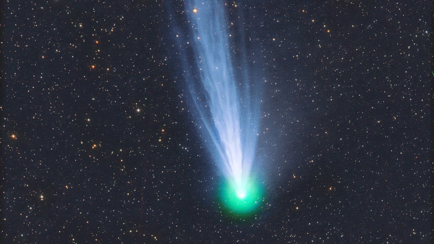 Komet 12/Pons-Brooks mit typischer grüner Hülle und Schweif, tags: Komet, Pons-Brooks, Teufelskomet