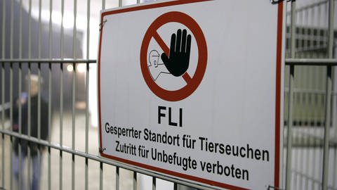 Im Quarantänestallgebäude des Friedrich-Loeffler-Instituts auf Riems ist der Zutritt für Unbefugte verboten.